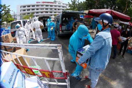 Bộ Y tế chi viện cho Đà Nẵng 30.000 khẩu trang, 1.000 bộ đồ bảo hộ chống dịch