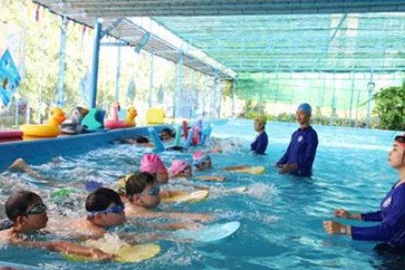 Trang bị kỹ năng bơi an toàn – Giải pháp giảm thiểu đuối nước ở trẻ em