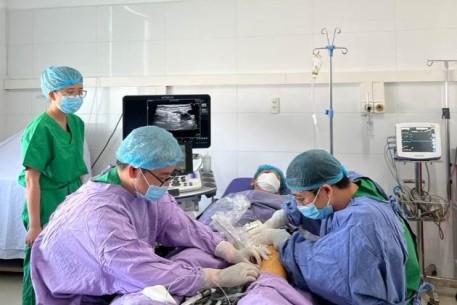 Bệnh viện Đà Nẵng triển khai kỹ thuật điều trị suy giãn tĩnh mạch chi dưới bằng sóng có năng lượng tần số radio