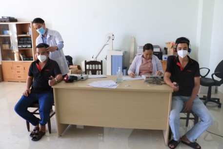 Khám sức khỏe nghề nghiệp cho công nhân Công ty cổ phần Cao su Đà Nẵng