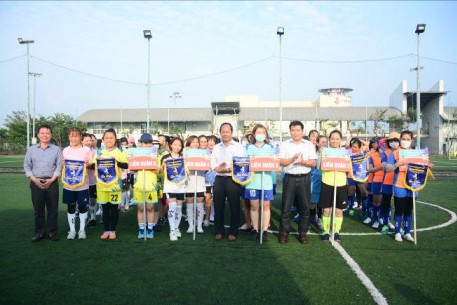Công đoàn Trung tâm Kiểm soát bệnh tật Đà Nẵng tổ chức “Giải bóng đá mini nữ mở rộng Lần thứ I năm 2022”