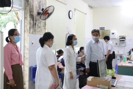 Sở Y tế kiểm tra công tác phòng chống dịch bệnh sốt xuất huyết tại Bệnh viện Phụ sản – Nhi và quận Ngũ Hành Sơn