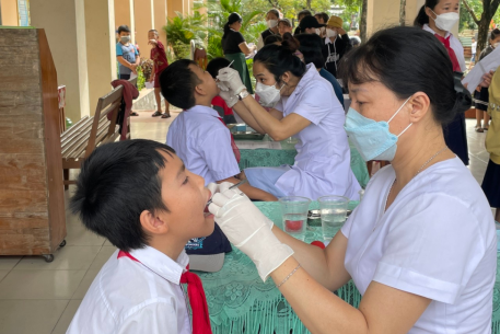 Chăm sóc sức khỏe răng miệng cho học sinh