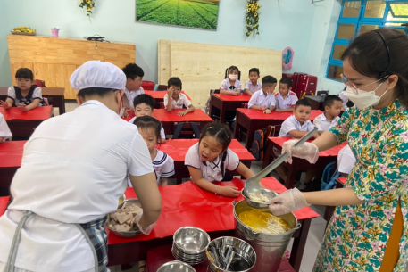 Đà Nẵng tăng cường kiểm tra các bếp ăn tập thể tại trường học