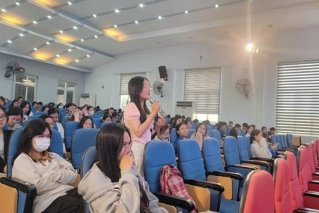 200 sinh viên tham dự truyền thông dự phòng trước phơi nhiễm PrEP tại Trường đại học ngoại ngữ Đà Nẵng    200 sinh viên tham dự truyền thông dự phòng trước phơi nhiễm PrEP tại Trường đại học ngoại ngữ Đà Nẵng