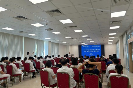 CDC Đà Nẵng tổ chức đào tạo “Thực hành tiêm chủng an toàn” cho cán bộ y tế Bệnh viện Đa khoa Quốc tế Vinmec Đà Nẵng