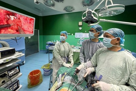 Phẫu thuật nội soi lồng ngực cắt khối u vỏ bao thần kinh hiếm gặp  tại Bệnh viện Đà Nẵng