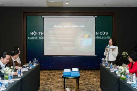 Khói thuốc lá là một trong những nguồn chính tạo ra bụi mịn PM2.5 trong không gian kín tại các cơ sở dịch vụ, ăn uống