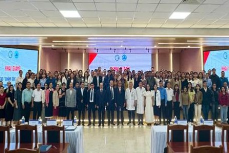 Đào tạo “Chăm sóc sức khỏe ban đầu theo nguyên lý Y học gia đình”