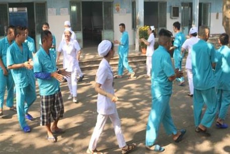 Y đức trong kỷ nguyên số: Lan tỏa sự tử tế và giá trị nhân văn từ những chiếc áo Blouse trắng