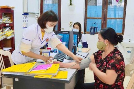 Bộ Y tế đã ban hành kế hoạch triển khai khám sức khỏe định kỳ hoặc khám sàng lọc miễn phí ít nhất mỗi năm một lần cho người dân