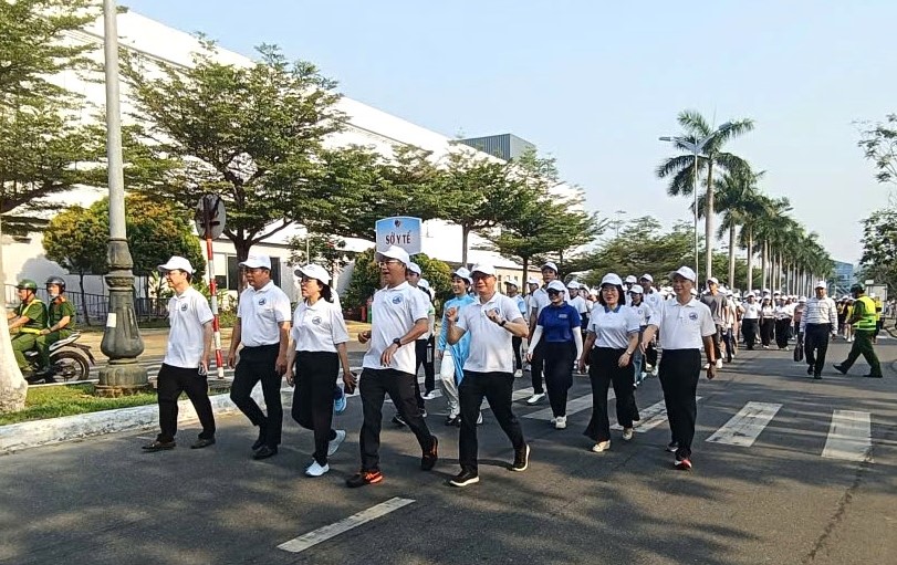 đi bộ đồng hành