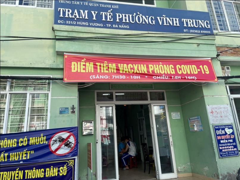 Điểm tiêm chủng vắc xin phòng COVID-19 tại TYT phường Vĩnh Trung