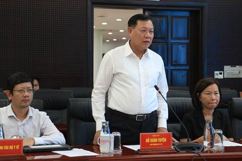 Thứ trưởng Bộ Y tế Đỗ Xuân Tuyên