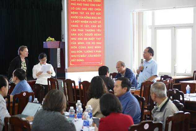 Đại biểu tích cực tham gia thảo luận, chia sẻ quan điểm cùng giảng viên