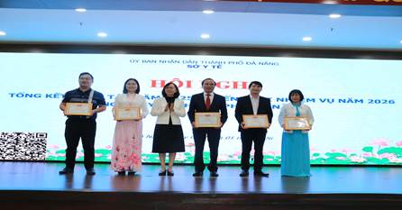 2 tập thể và 5 cá nhân có thành tích trong công tác sắp xếp bộ máy, thi đua khen thưởng