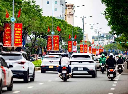 Đà Nẵng rợp sắc cờ hoa, biểu ngữ, chào mừng Đại hội XIV của Đảng 