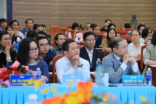 Các đại biểu tham dự Hội thảo khoa học