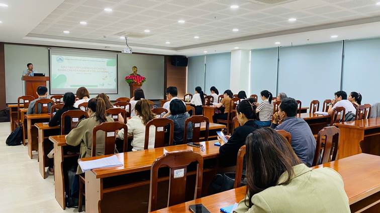 Quang cảnh lớp đào tạo cấp chứng chỉ chứng nhận chuyên môn về y tế lao động