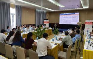 Đại diện Ban Quản lý dự án trình bày kết quả 